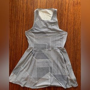 Nike court Fri-fit advantage tennis dress size medium